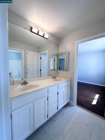 6404 Eagle Ridge Dr, Vallejo, CA 94591
