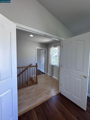 6404 Eagle Ridge Dr, Vallejo, CA 94591