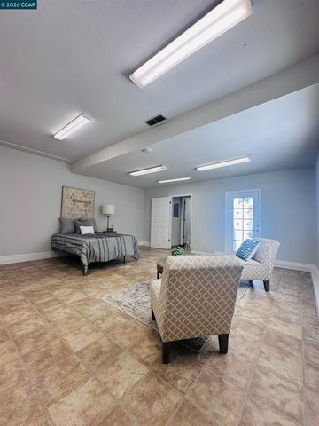 6404 Eagle Ridge Dr, Vallejo, CA 94591