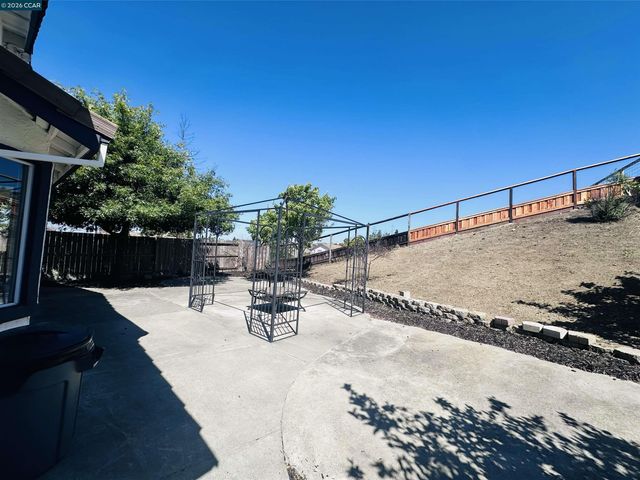 6404 Eagle Ridge Dr, Vallejo, CA 94591