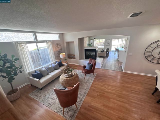6404 Eagle Ridge Dr, Vallejo, CA 94591