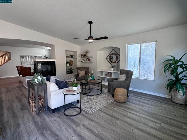 6404 Eagle Ridge Dr, Vallejo, CA 94591