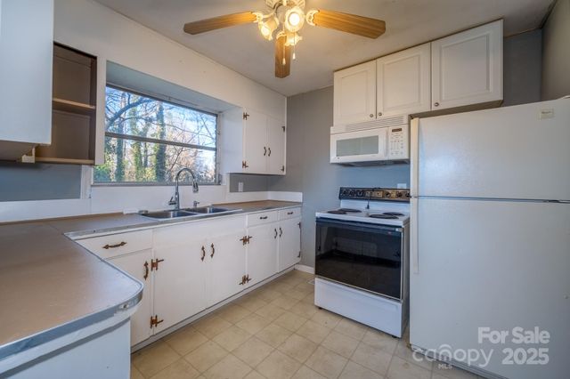 433 Osborne Road, Brevard, NC 28712