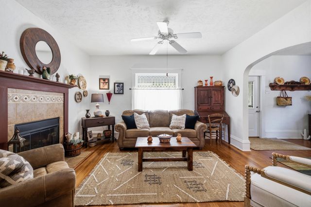 24 W Ash Street W, Three Oaks, MI 49128