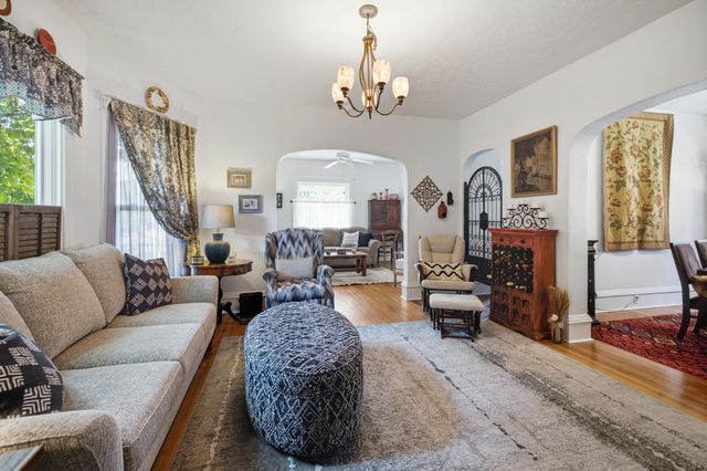 24 W Ash Street W, Three Oaks, MI 49128