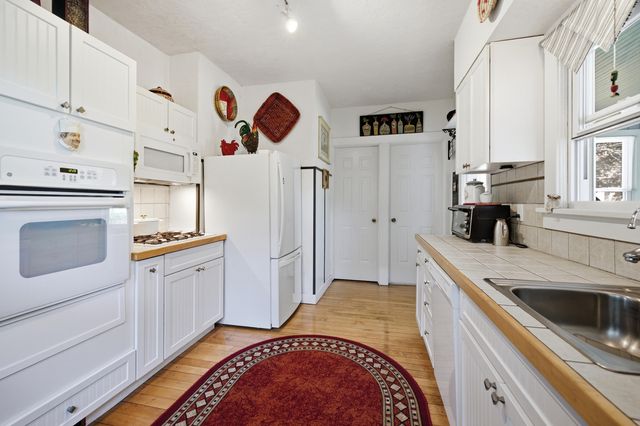24 W Ash Street W, Three Oaks, MI 49128
