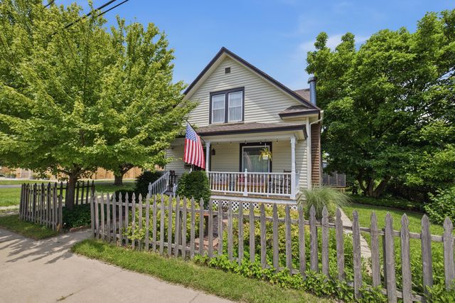 24 W Ash Street W, Three Oaks, MI 49128