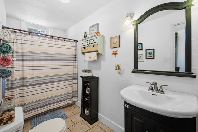 24 W Ash Street W, Three Oaks, MI 49128