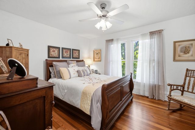 24 W Ash Street W, Three Oaks, MI 49128
