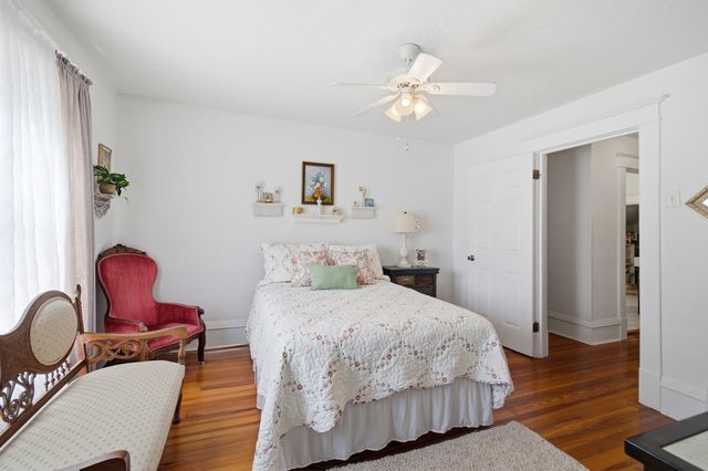 24 W Ash Street W, Three Oaks, MI 49128
