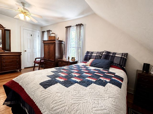 24 W Ash Street W, Three Oaks, MI 49128