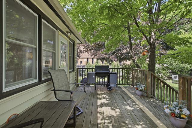 24 W Ash Street W, Three Oaks, MI 49128