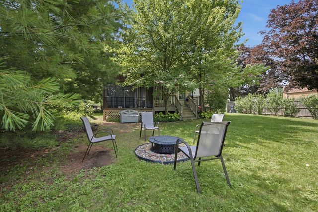 24 W Ash Street W, Three Oaks, MI 49128