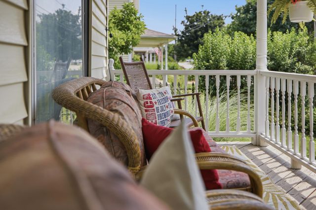 24 W Ash Street W, Three Oaks, MI 49128