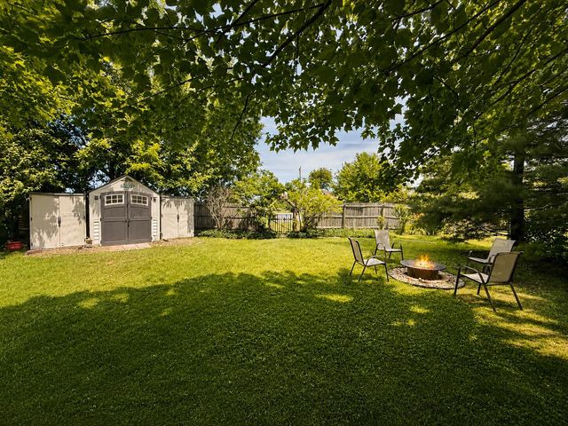 24 W Ash Street W, Three Oaks, MI 49128