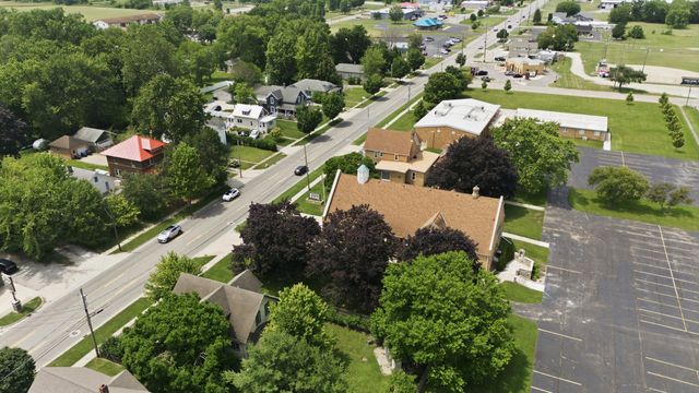 24 W Ash Street W, Three Oaks, MI 49128