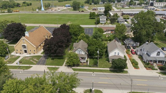 24 W Ash Street W, Three Oaks, MI 49128