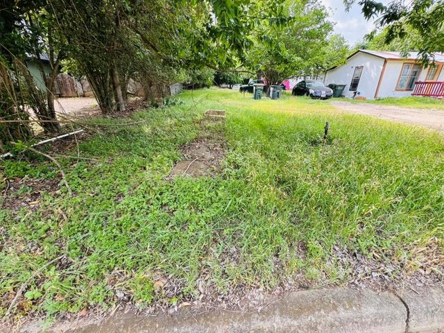 1011 Gravel ST, San Marcos, TX 78666