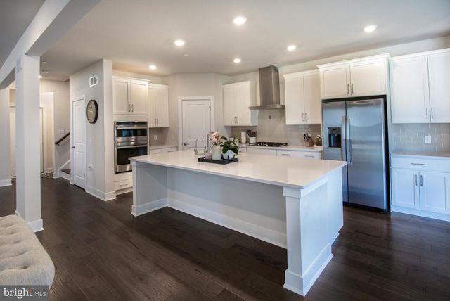 22 LADBROKE DR, Exton, PA 19341