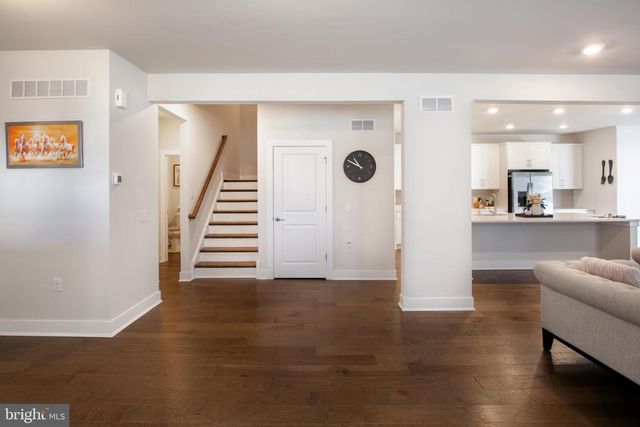22 LADBROKE DR, Exton, PA 19341
