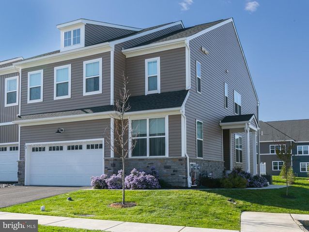 22 LADBROKE DR, Exton, PA 19341