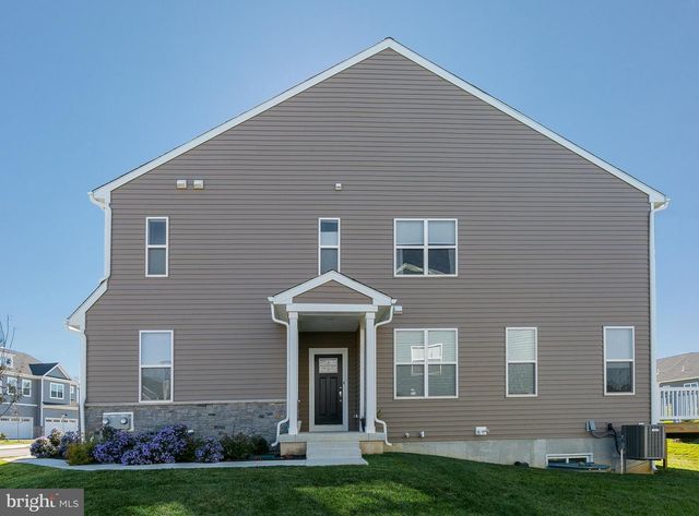 22 LADBROKE DR, Exton, PA 19341