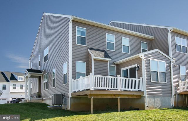 22 LADBROKE DR, Exton, PA 19341