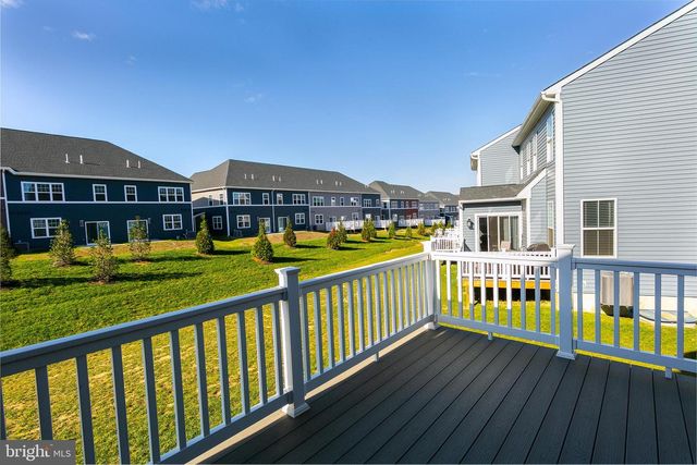22 LADBROKE DR, Exton, PA 19341
