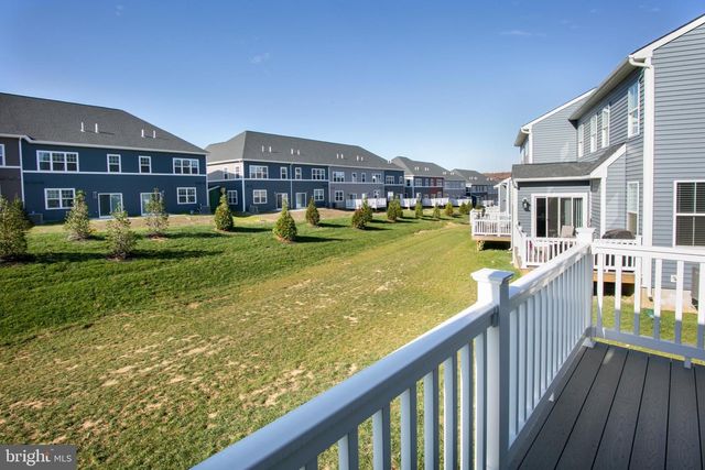 22 LADBROKE DR, Exton, PA 19341