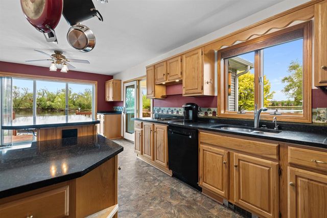 728 E RIVER DRIVE, Omro, WI 54963