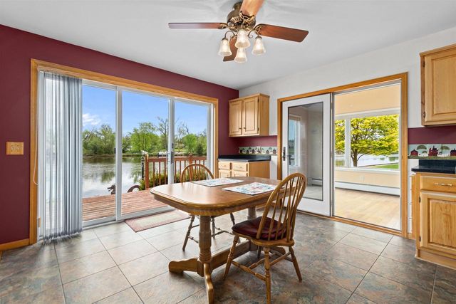 728 E RIVER DRIVE, Omro, WI 54963