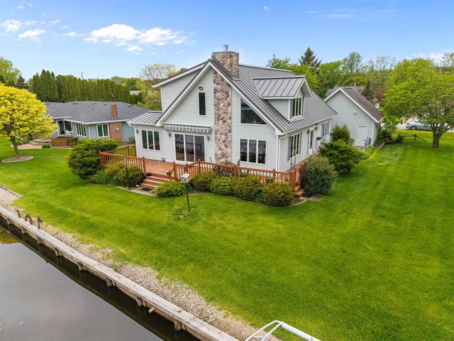 728 E RIVER DRIVE, Omro, WI 54963