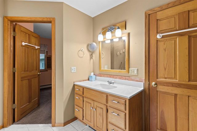 728 E RIVER DRIVE, Omro, WI 54963