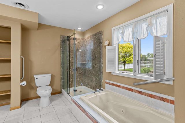 728 E RIVER DRIVE, Omro, WI 54963