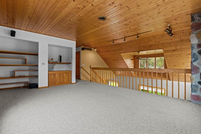 728 E RIVER DRIVE, Omro, WI 54963