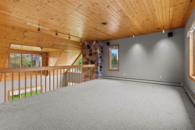 728 E RIVER DRIVE, Omro, WI 54963