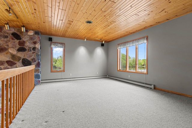 728 E RIVER DRIVE, Omro, WI 54963