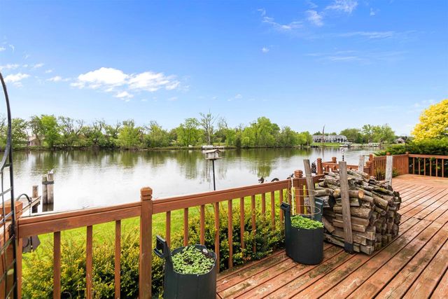 728 E RIVER DRIVE, Omro, WI 54963