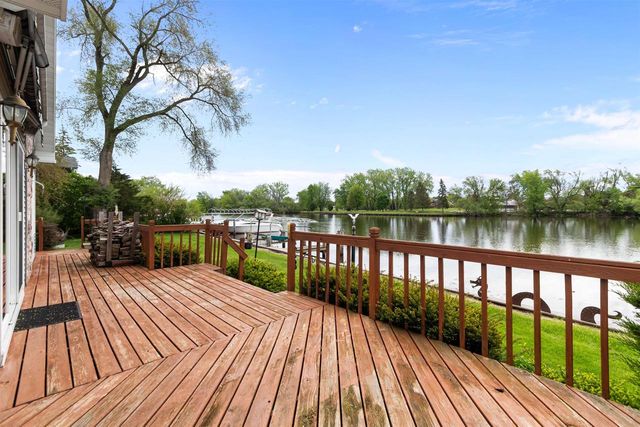 728 E RIVER DRIVE, Omro, WI 54963