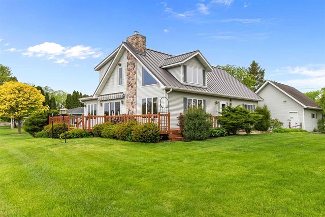 728 E RIVER DRIVE, Omro, WI 54963