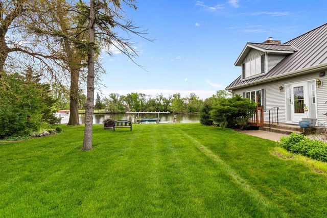 728 E RIVER DRIVE, Omro, WI 54963