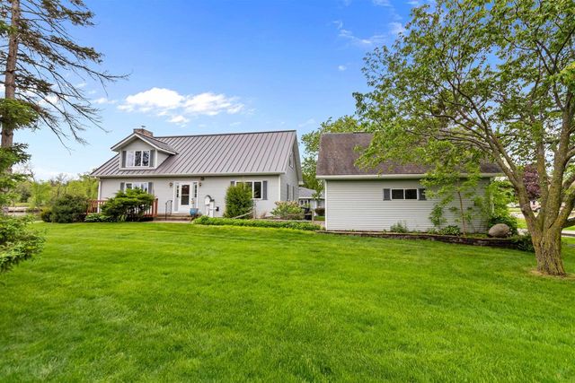 728 E RIVER DRIVE, Omro, WI 54963
