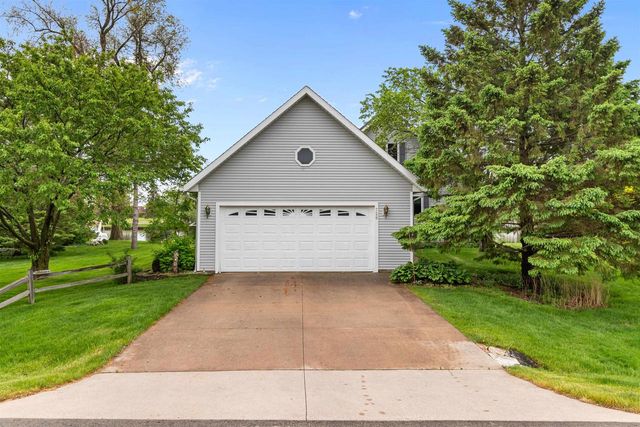 728 E RIVER DRIVE, Omro, WI 54963