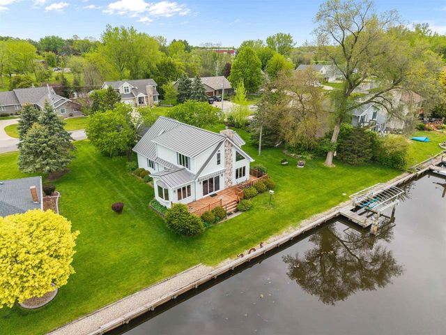 728 E RIVER DRIVE, Omro, WI 54963