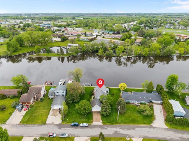 728 E RIVER DRIVE, Omro, WI 54963