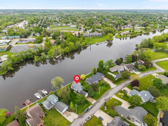 728 E RIVER DRIVE, Omro, WI 54963
