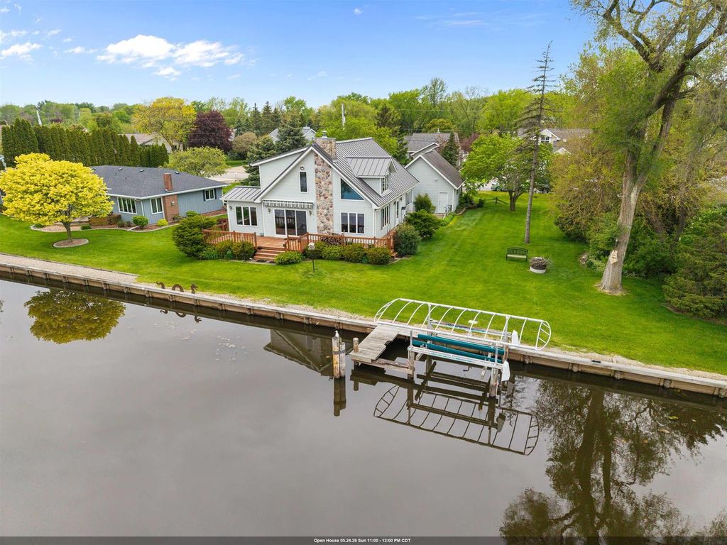728 E RIVER DRIVE, Omro, WI 54963