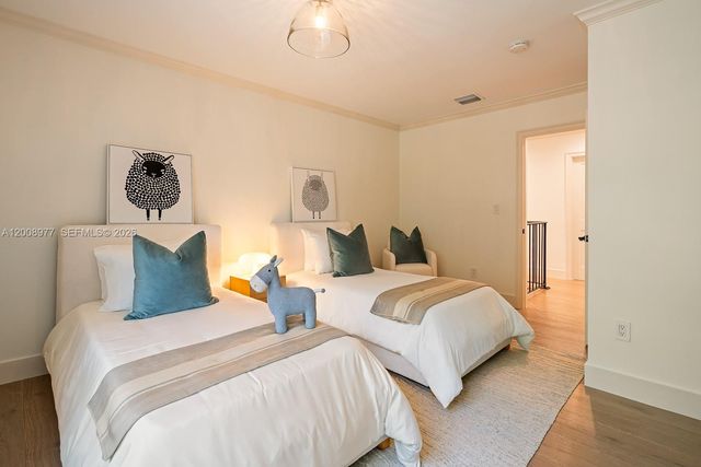 1228 Alhambra Cir, Coral Gables, FL 33134