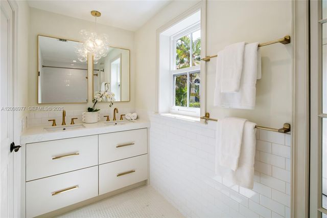 1228 Alhambra Cir, Coral Gables, FL 33134