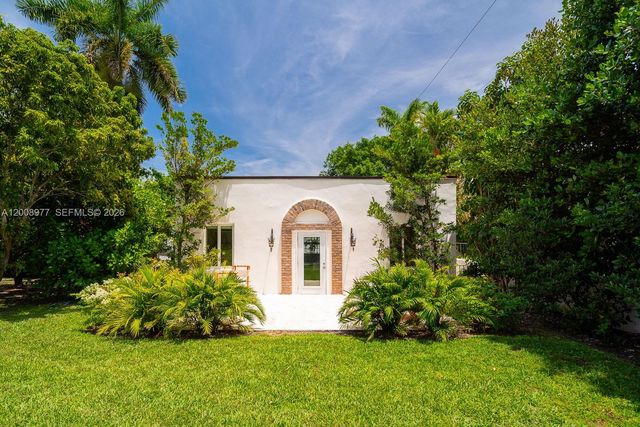 1228 Alhambra Cir, Coral Gables, FL 33134
